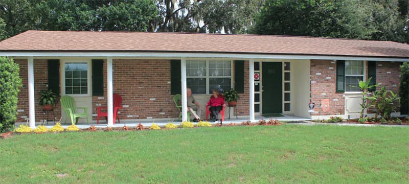 Lakeshore Manor photo 1